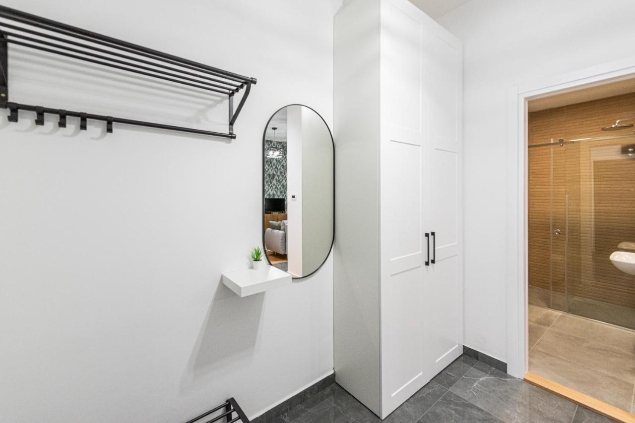 Vertigo One Bedroom Apartment-Free Private Parking Нови-Сад Экстерьер фото